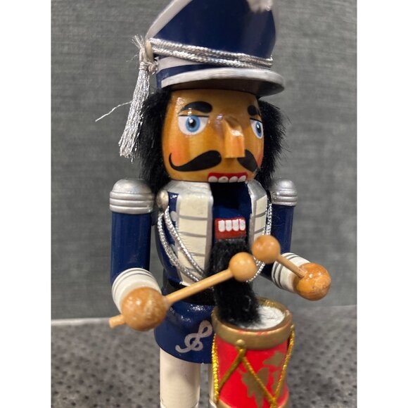 2008 Limited Edition Wooden Nutcracker Drummer Soldier Figurine With Red Drum - Picture 7 of 9